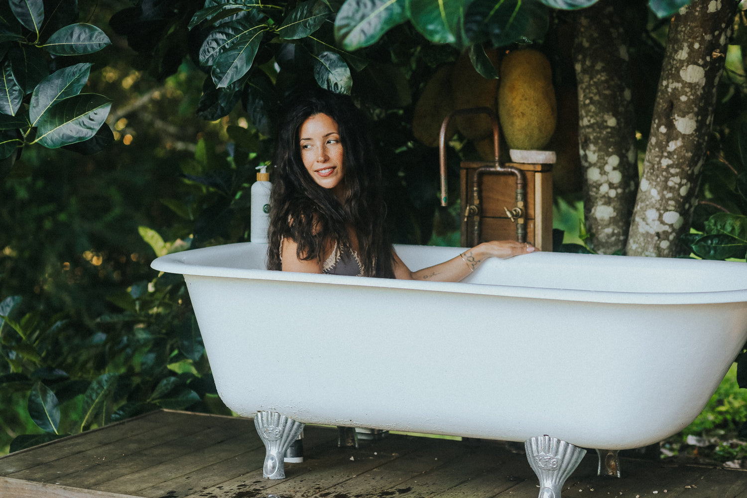 Switching to Natural Shampoo: What Really Happens in the First Six Weeks